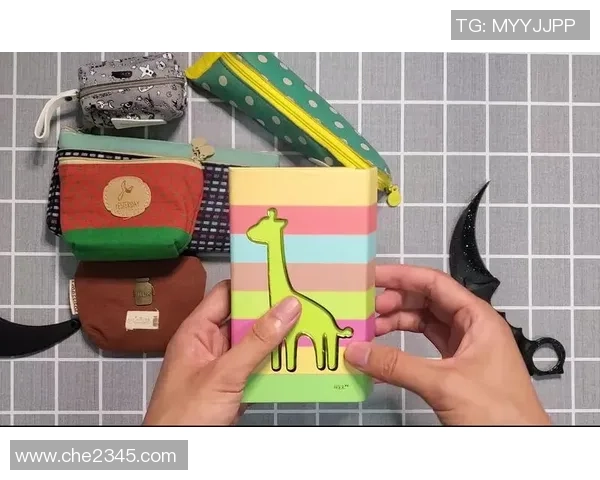 闲鱼足球球星卡福袋拆包体验 全程开箱揭晓隐藏神秘球员卡牌